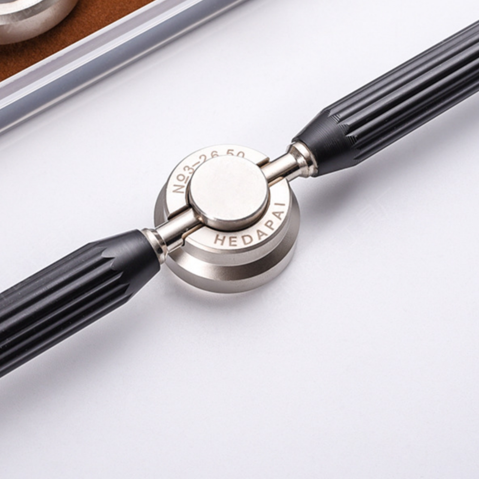 Screw-Back Watch Opener Tighte - مراجعة Case Back Opener وسعره