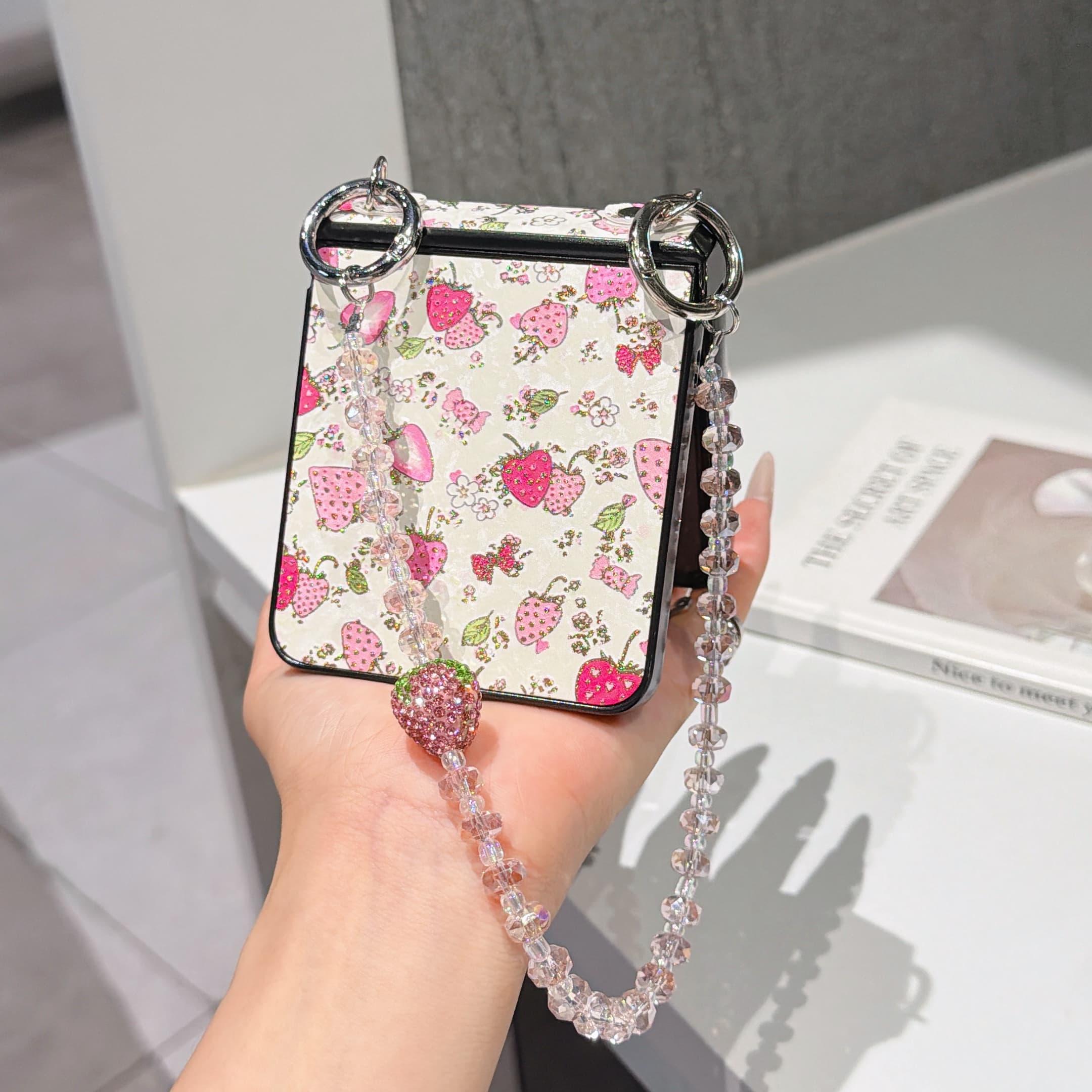 Hinge Protection PU Leather Co - مراجعة Samsung Galaxy Strap وسعره