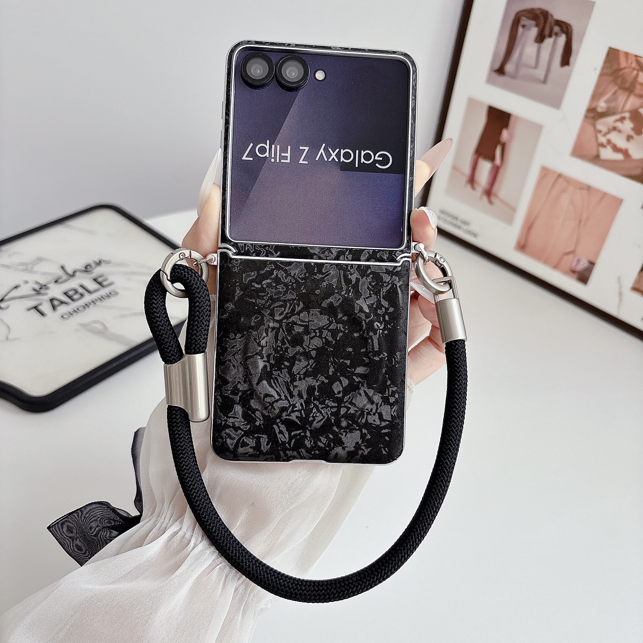 Wrist Strap for Magsafe Hinge  - مراجعة Samsung Galaxy Strap وسعره