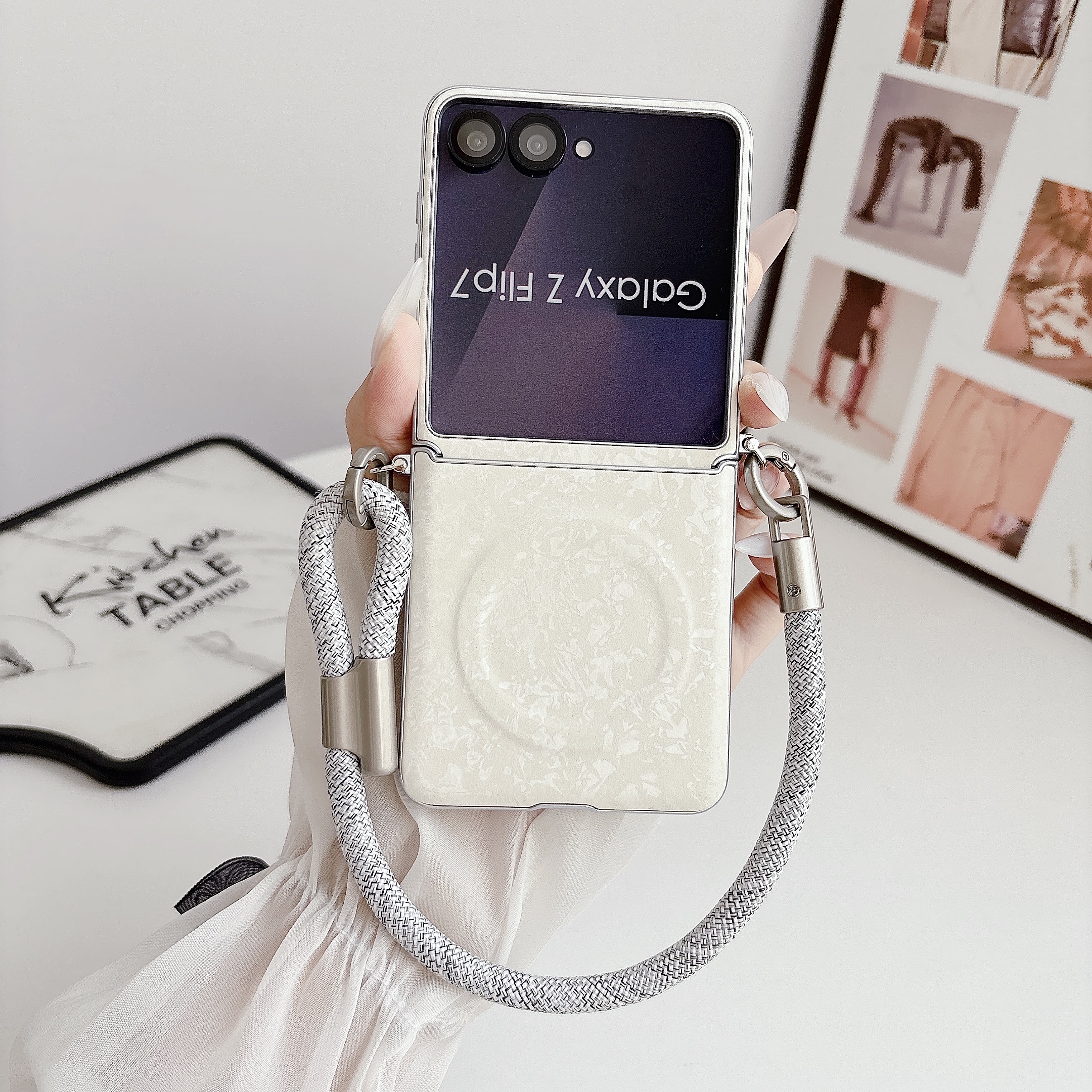 Wrist Strap for Magsafe Hinge  - مراجعة Samsung Galaxy Strap وسعره