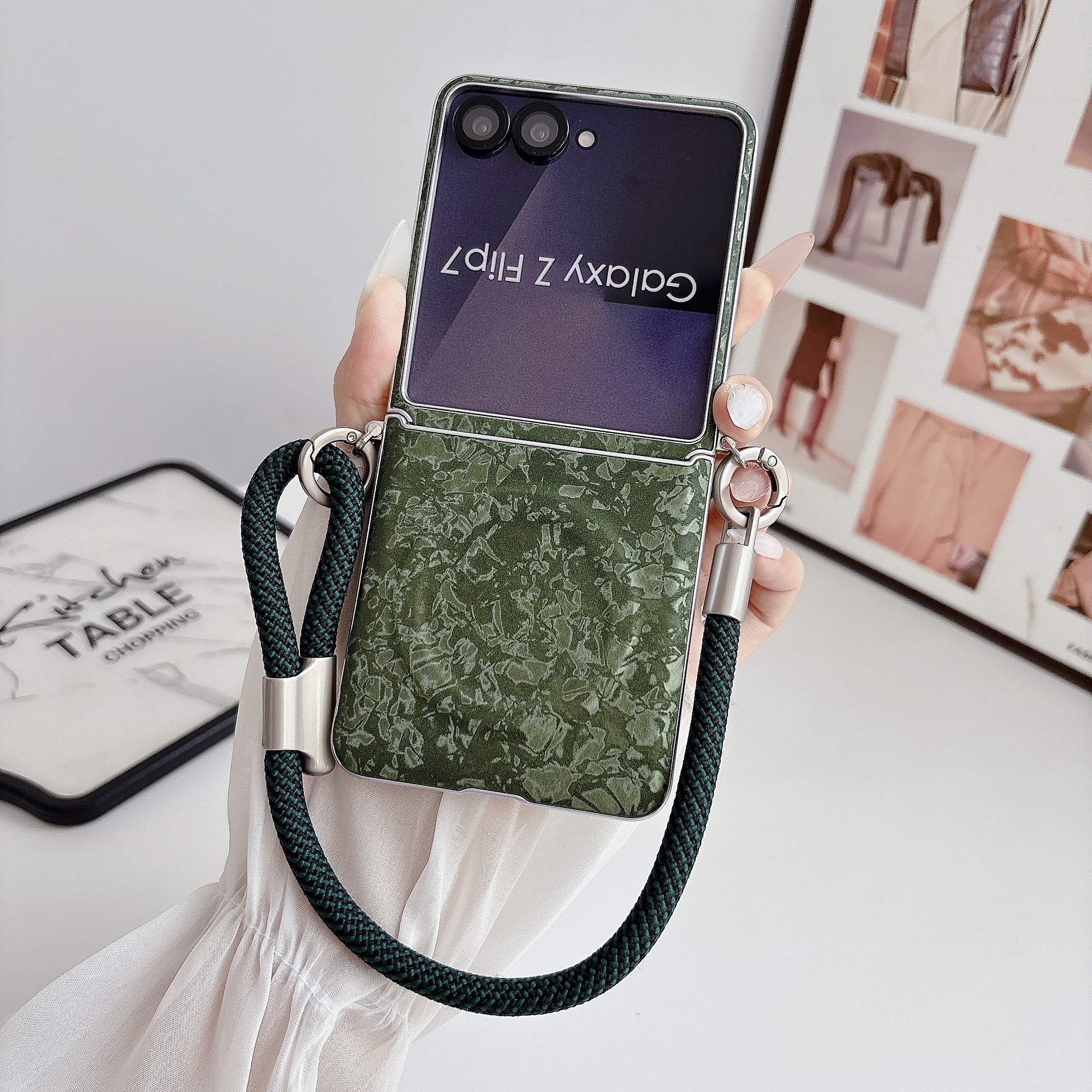 Wrist Strap for Magsafe Hinge  - مراجعة Samsung Galaxy Strap وسعره